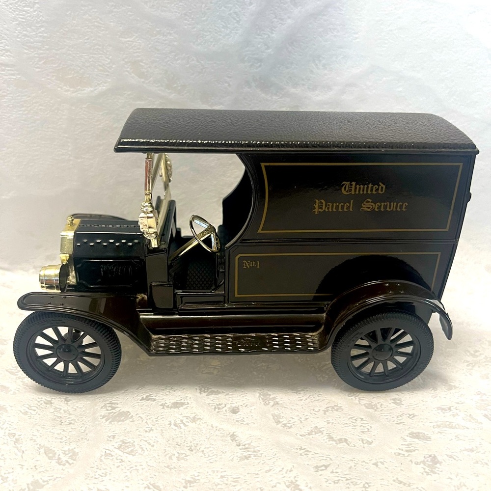 UPS Classic Car Ford Diecast Truck No.1 United Parcel Service 1:32 1913